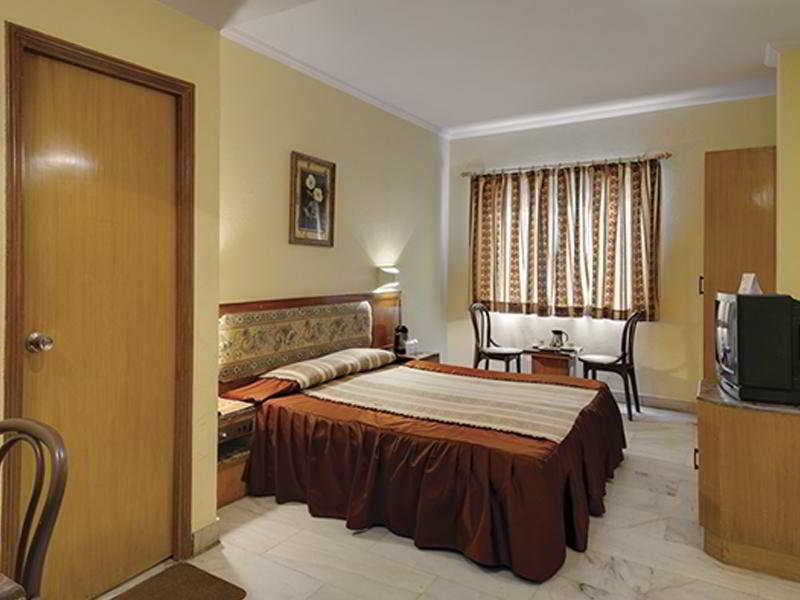 Amar Yatri Niwas Hotel Agra  Exterior photo